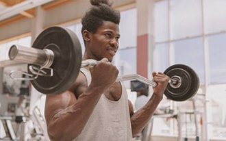 Plan de construction musculaire du biceps pour les gymnases