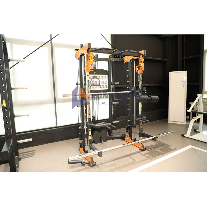 Entraîneur fonctionnel avec Smith Machine