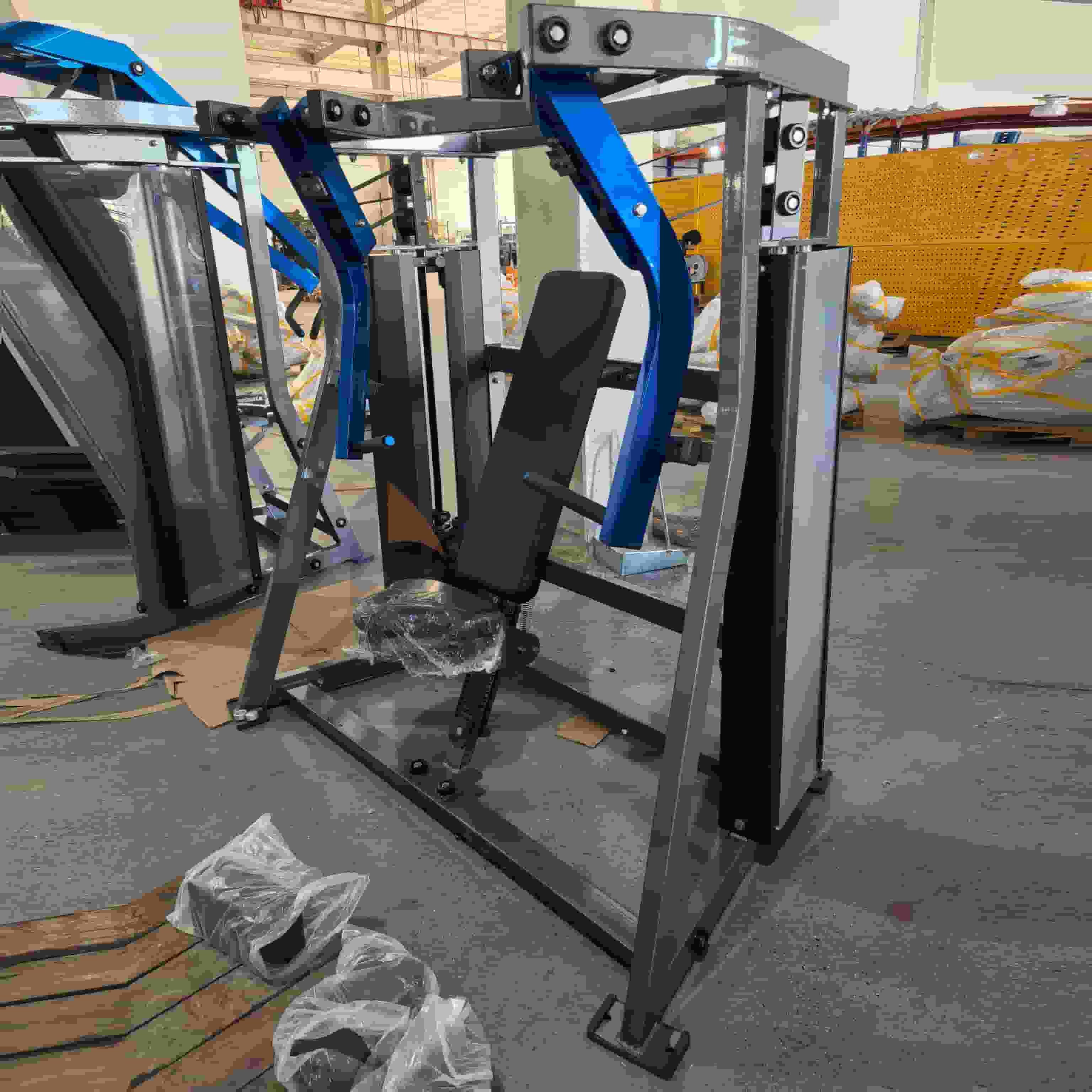 Presse pectorale à déclin chargé par broche